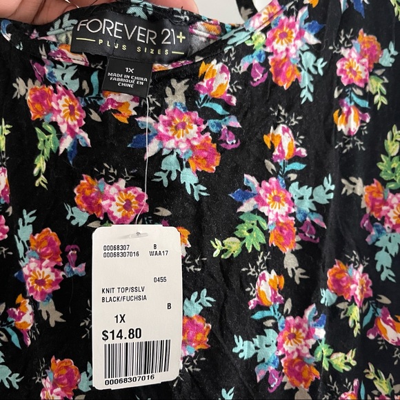 Floral covered soft black top - Picture 6 of 6